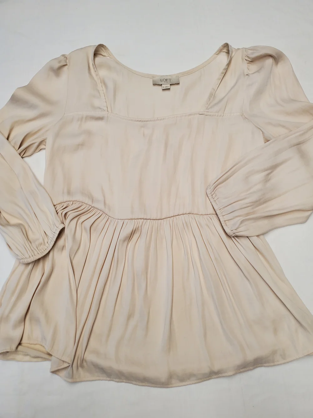 LOFT Cream Blouse Flowy Babydoll Top Puff Sleeve Soft Romantic Minimalist S